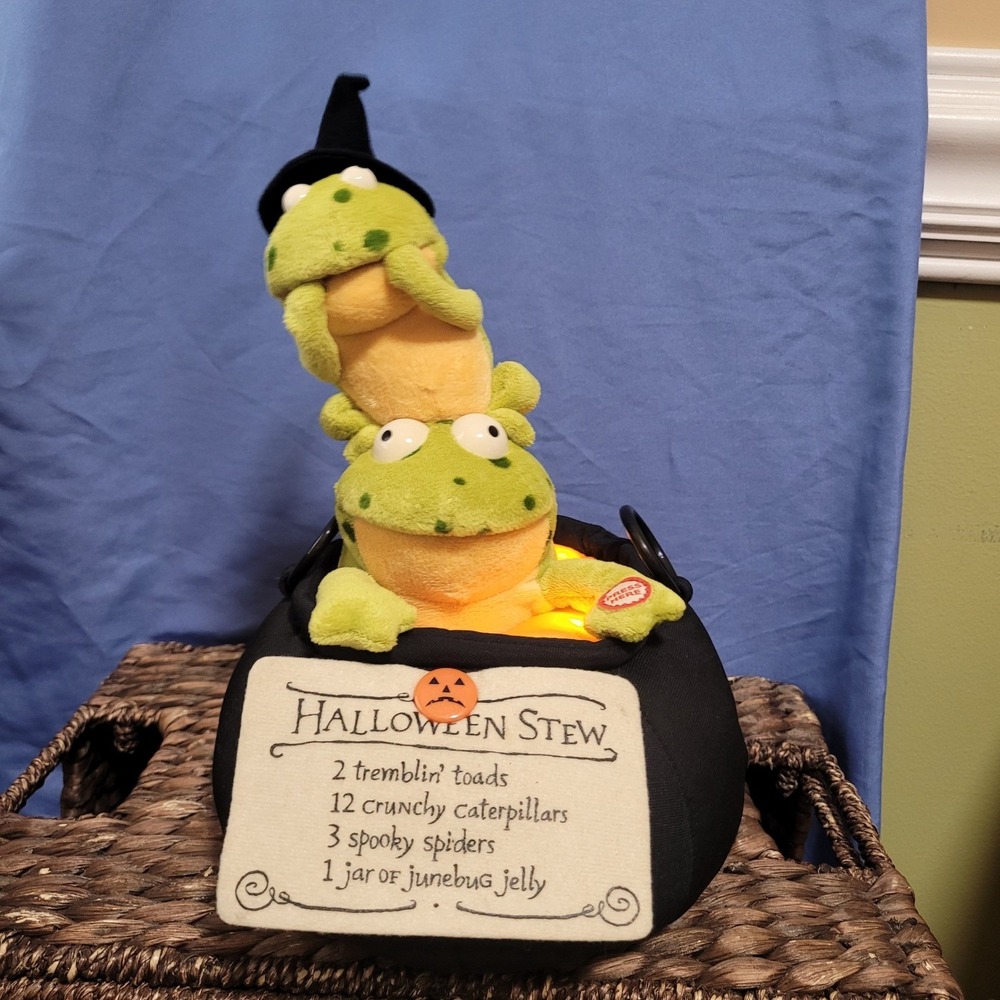 Hallmark Halloween Animated Plush Frog‎ Cauldron Light Sound Witch decoration